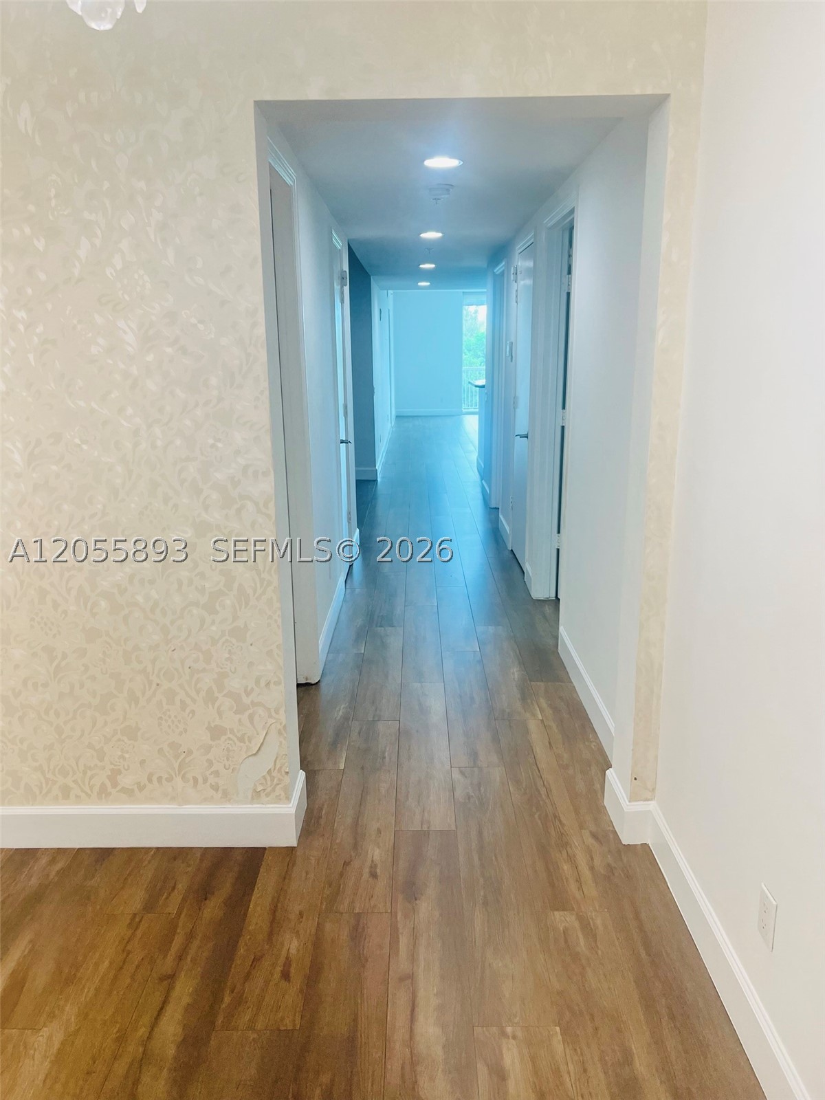 14951 Royal Oaks Ln #409, North Miami FL 33181
