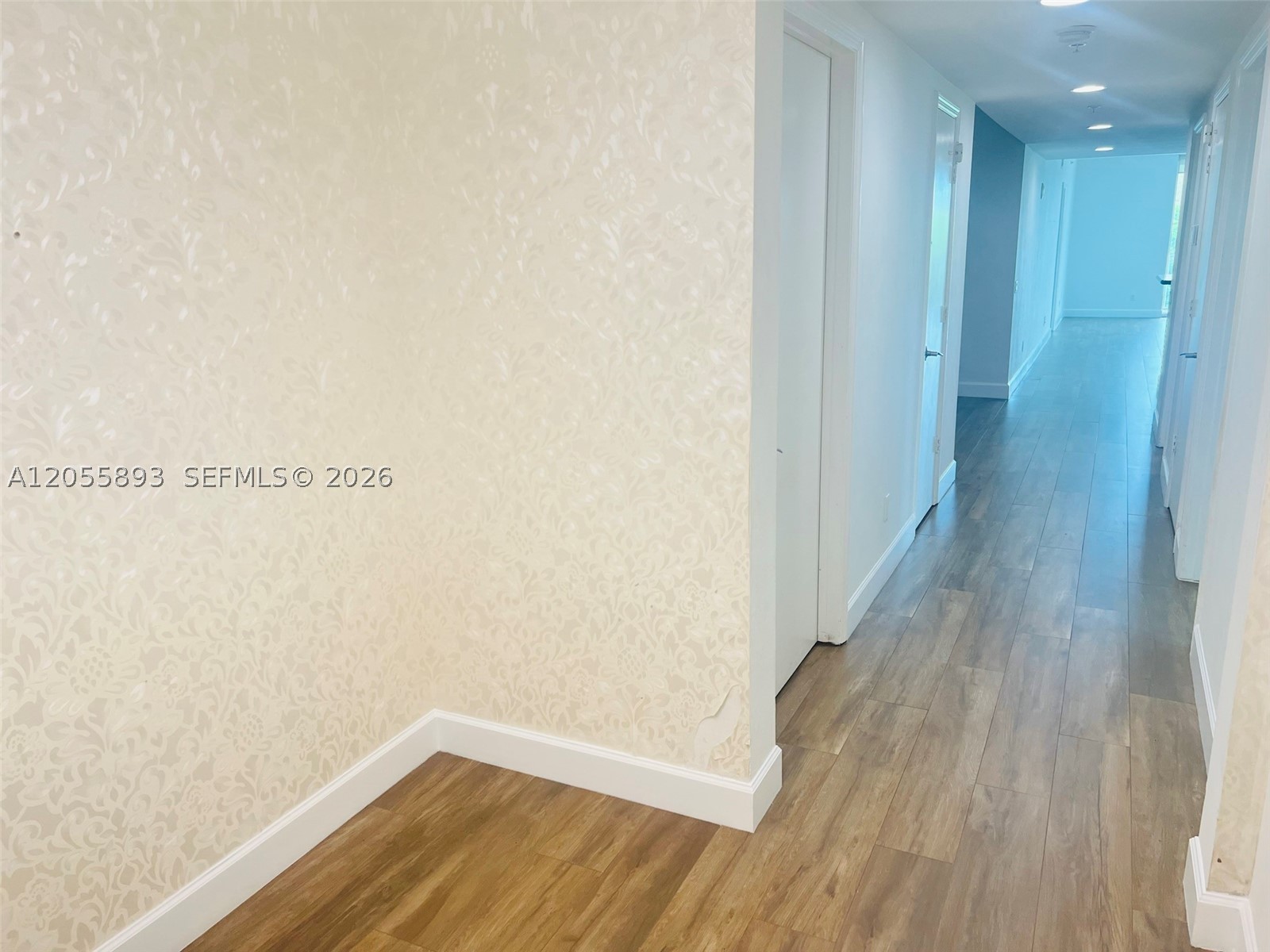 14951 Royal Oaks Ln #409, North Miami FL 33181