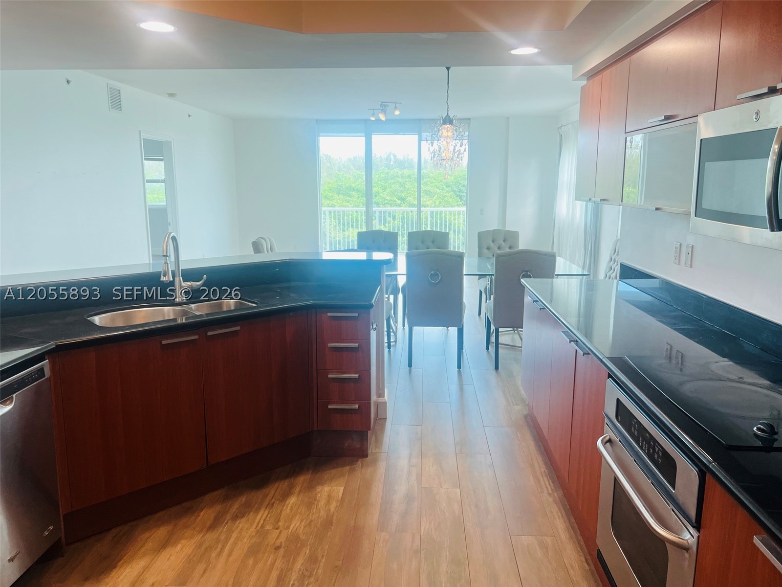 14951 Royal Oaks Ln #409, North Miami FL 33181