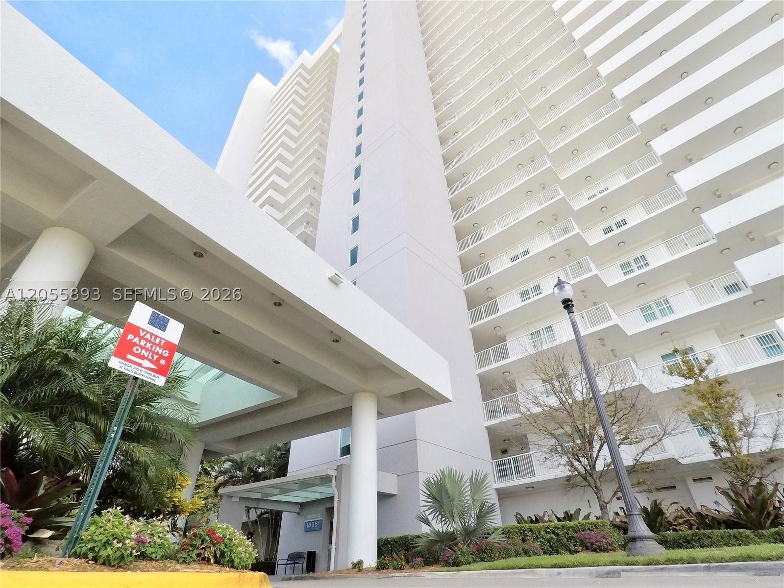 14951 Royal Oaks Ln #409, North Miami FL 33181