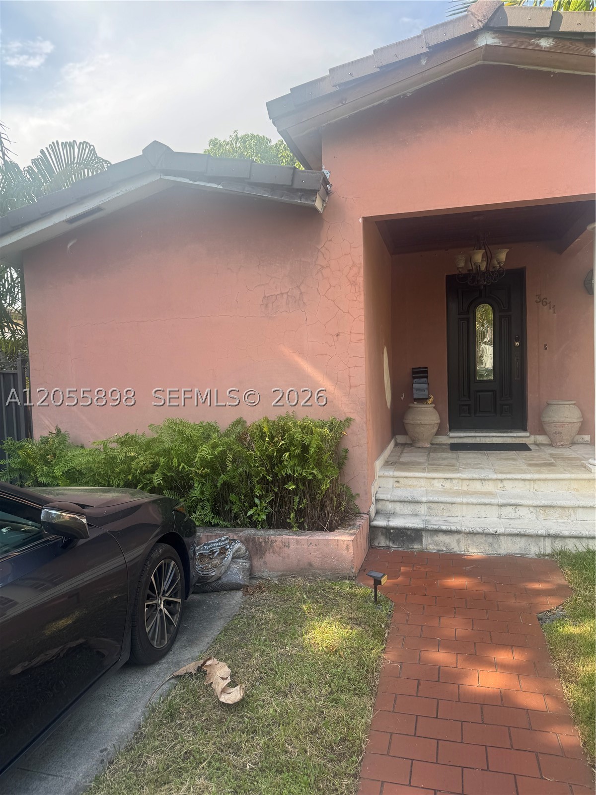 3611 SW 21st St, Miami FL 33145