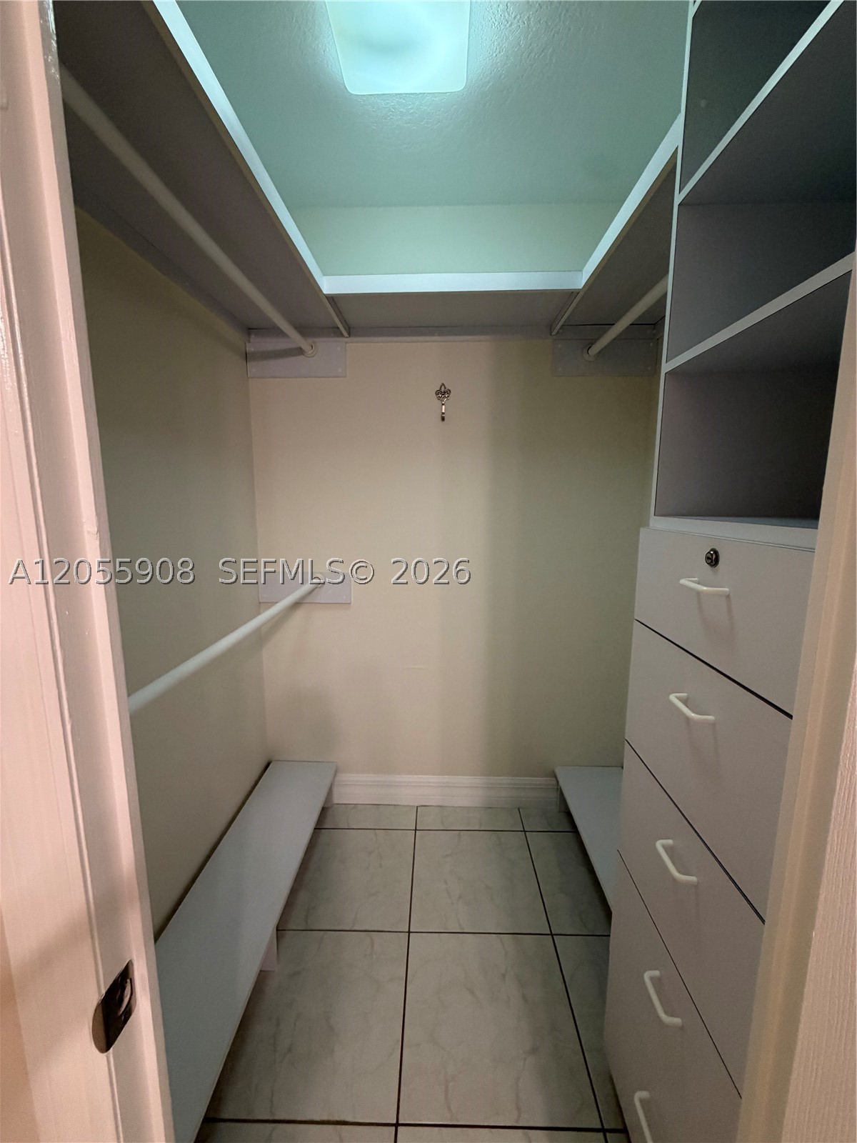 6932 Crown Gate Dr, Miami Lakes FL 33014