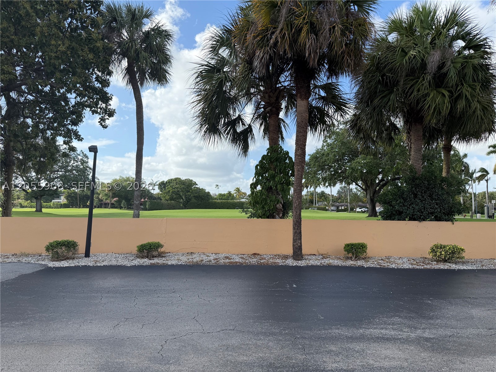 6932 Crown Gate Dr, Miami Lakes FL 33014