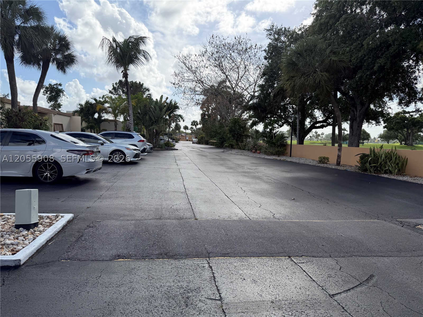 6932 Crown Gate Dr, Miami Lakes FL 33014