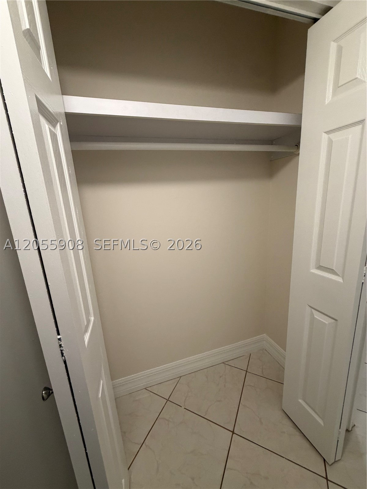 6932 Crown Gate Dr, Miami Lakes FL 33014