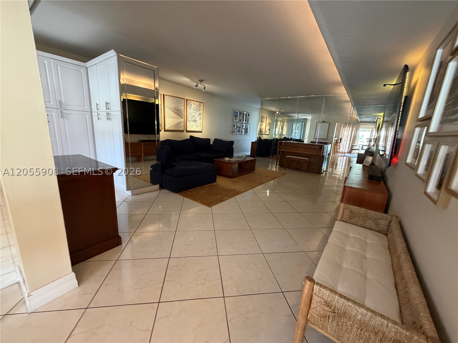 6932 Crown Gate Dr, Miami Lakes FL 33014