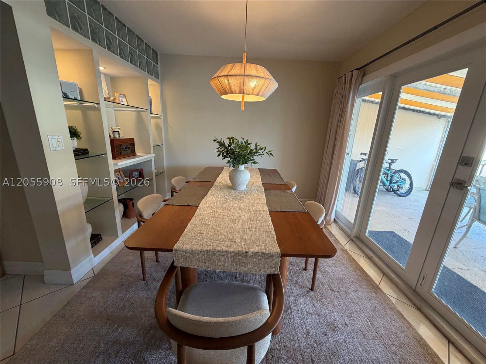 6932 Crown Gate Dr, Miami Lakes FL 33014