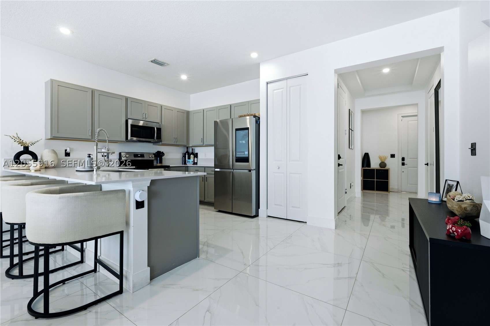 4307 Bradbury Ct, Riviera Beach FL 33410