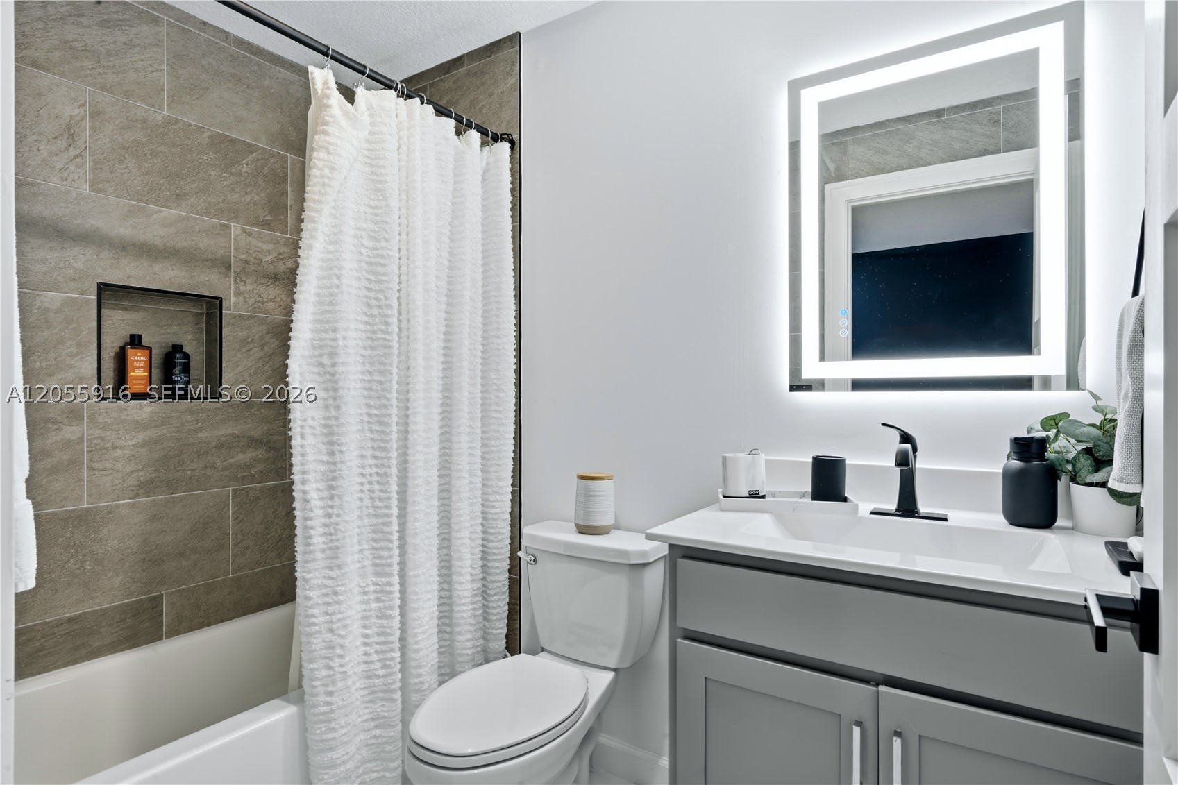 4307 Bradbury Ct, Riviera Beach FL 33410