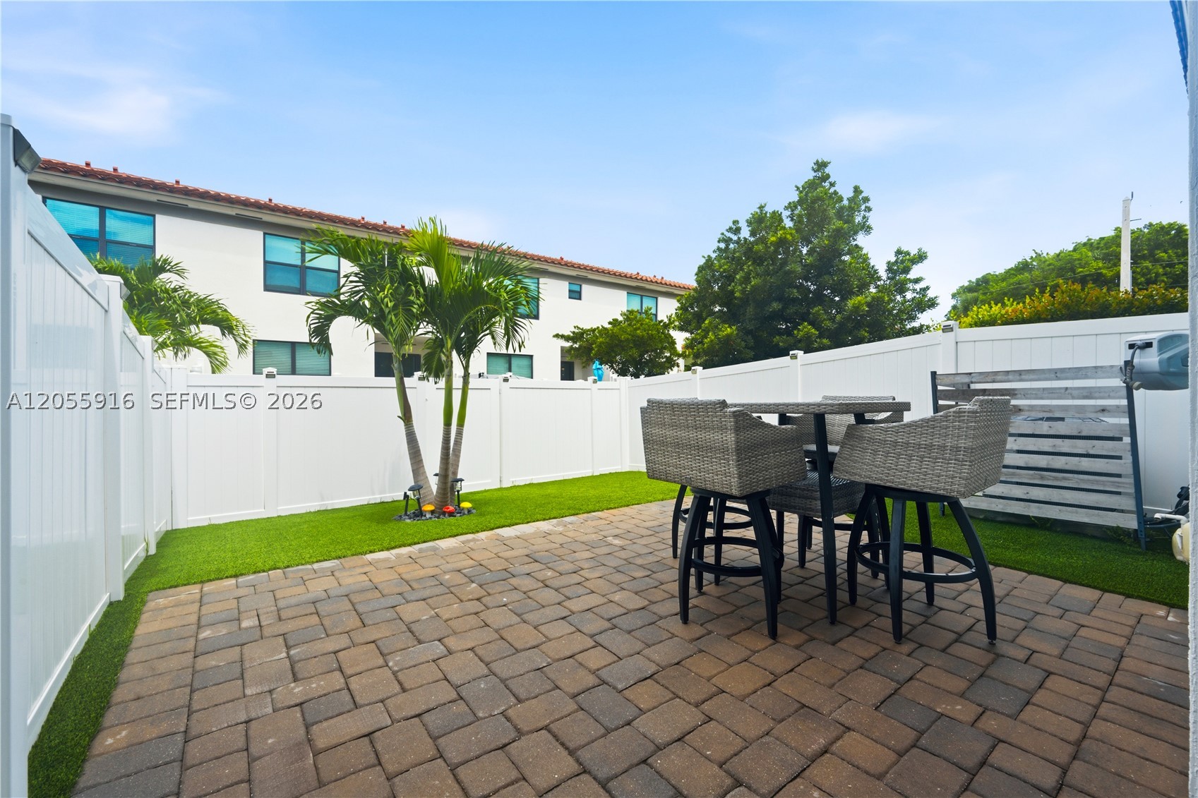 4307 Bradbury Ct, Riviera Beach FL 33410