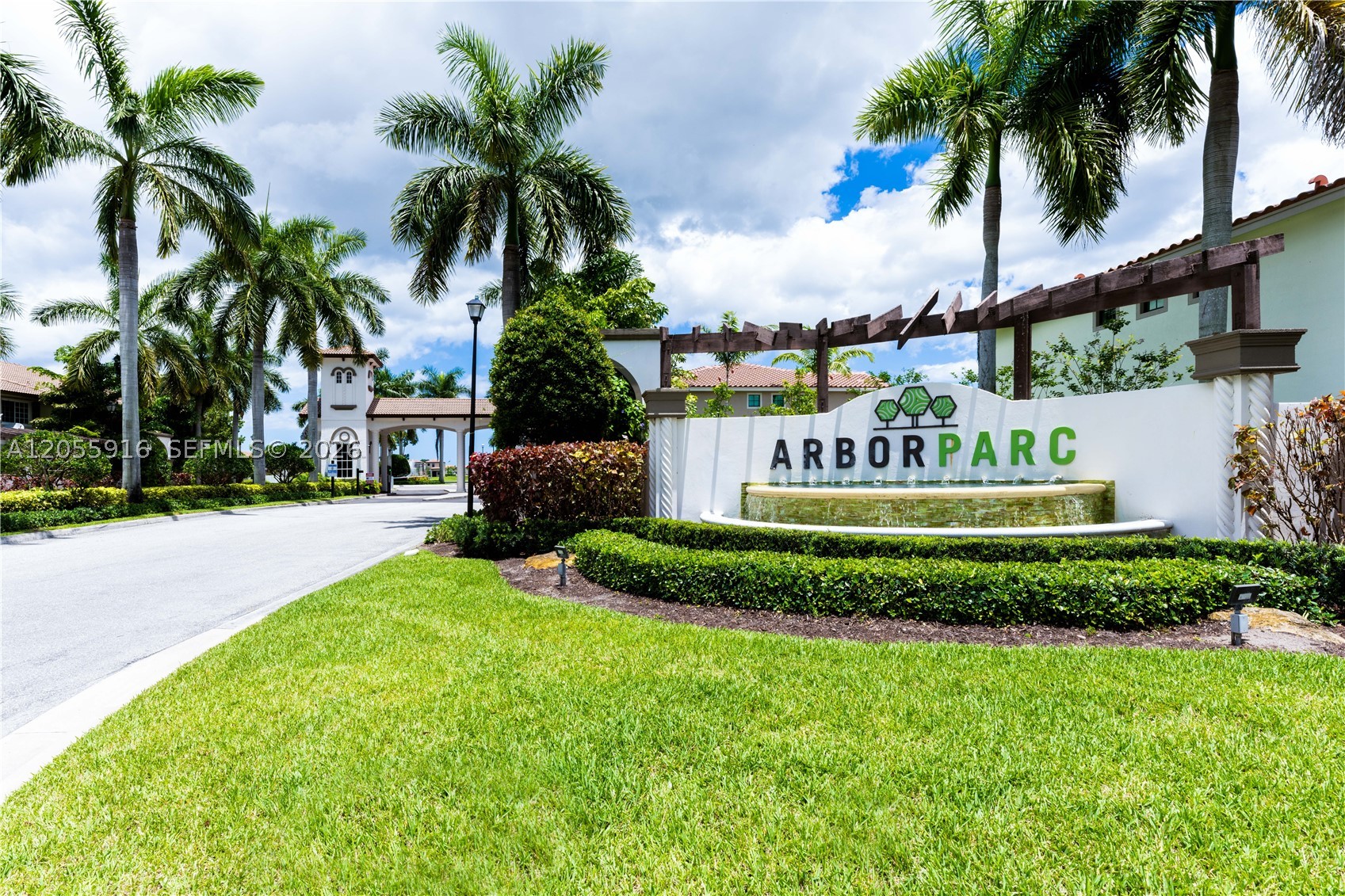 4307 Bradbury Ct, Riviera Beach FL 33410