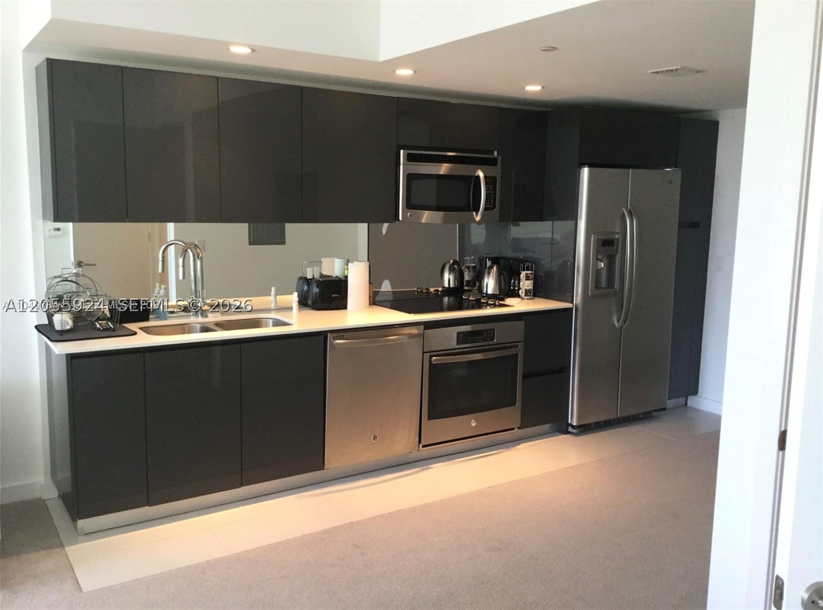 31 SE 6th St #2705, Miami FL 33131