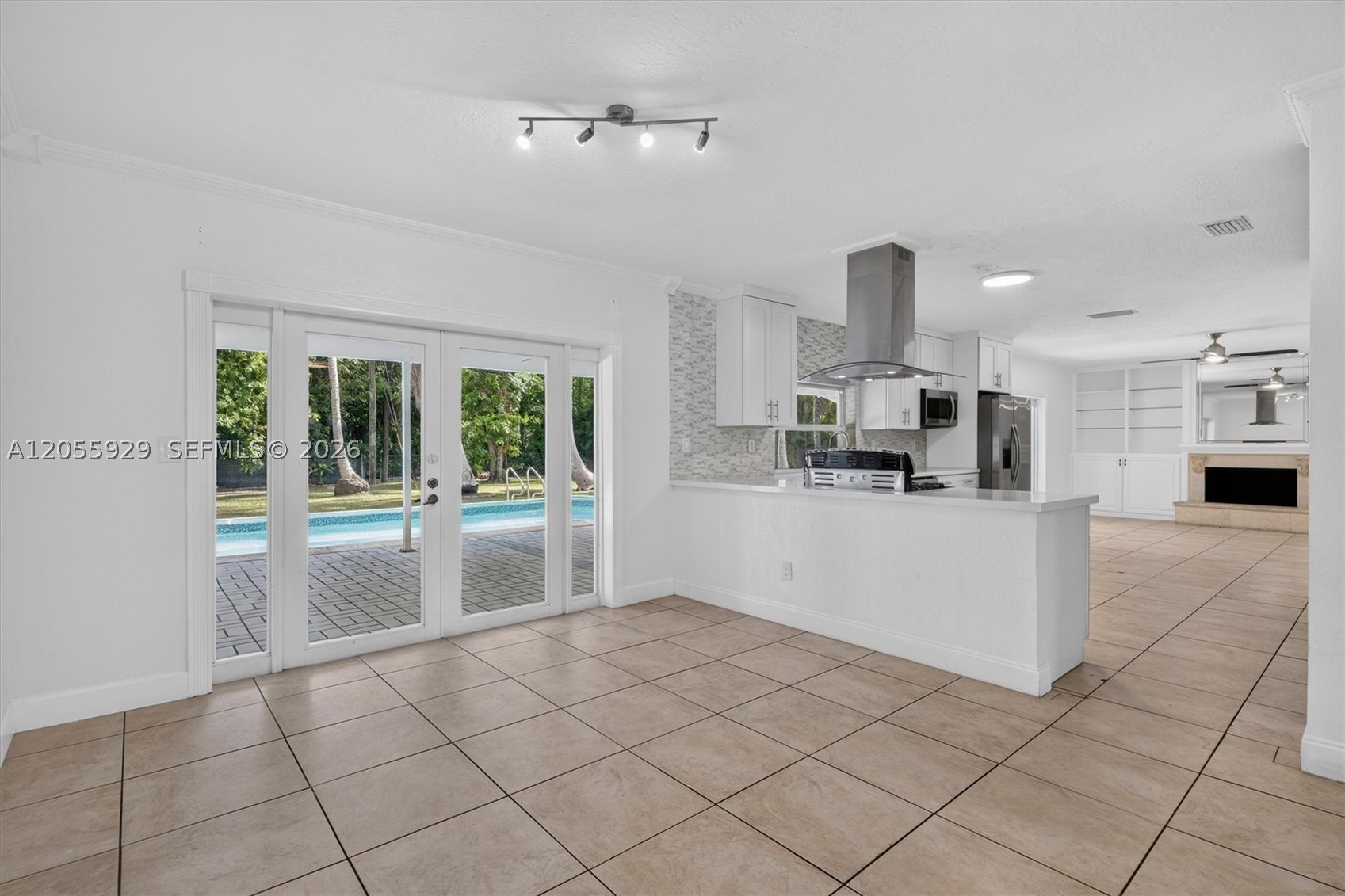 8220 SW 152nd St #0, Palmetto Bay FL 33157