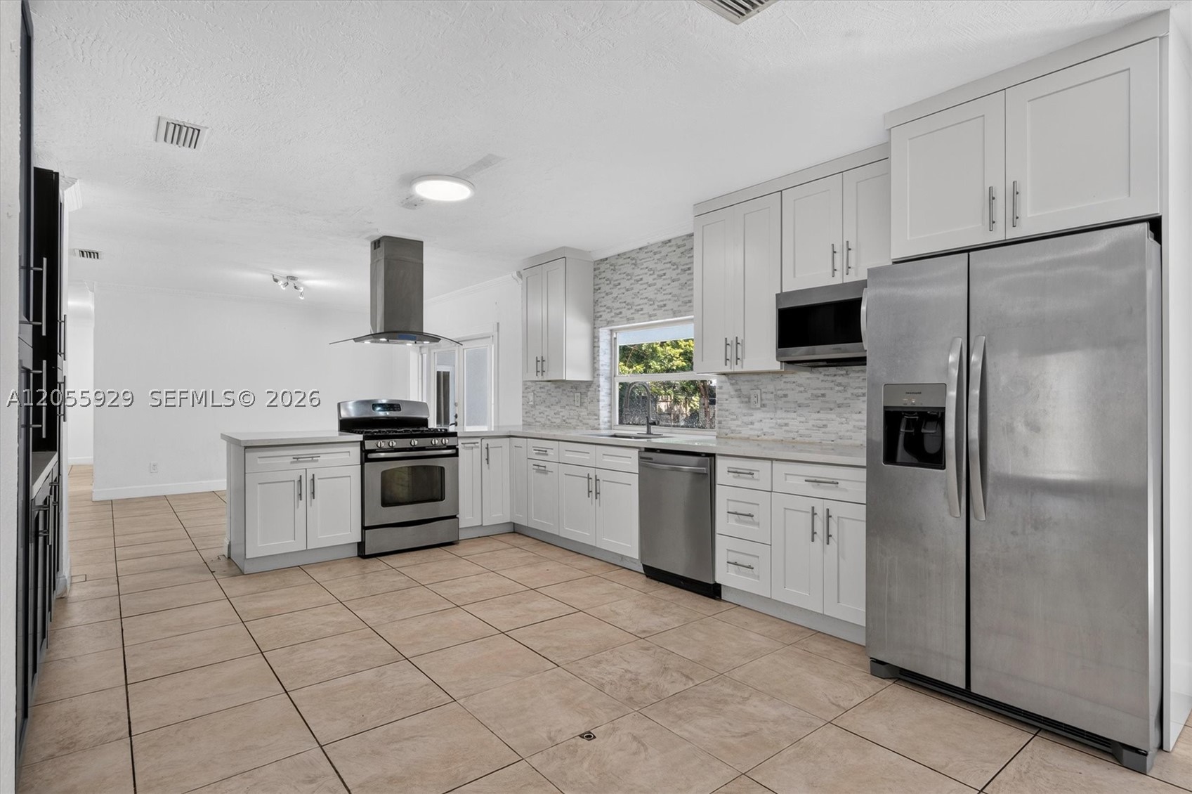8220 SW 152nd St #0, Palmetto Bay FL 33157