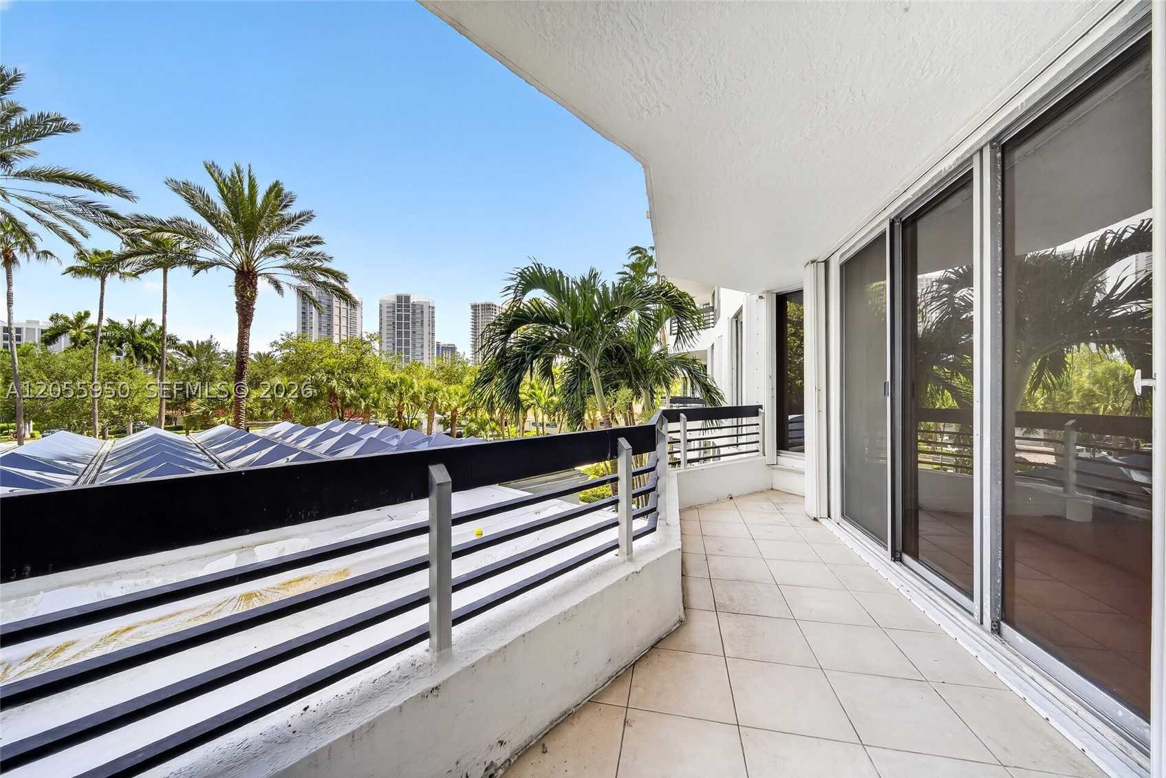 3600 Mystic Pointe Dr #310, Aventura FL 33180