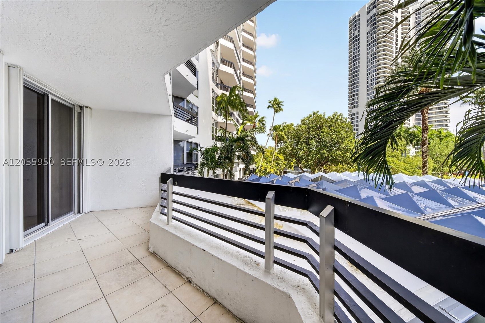 3600 Mystic Pointe Dr #310, Aventura FL 33180
