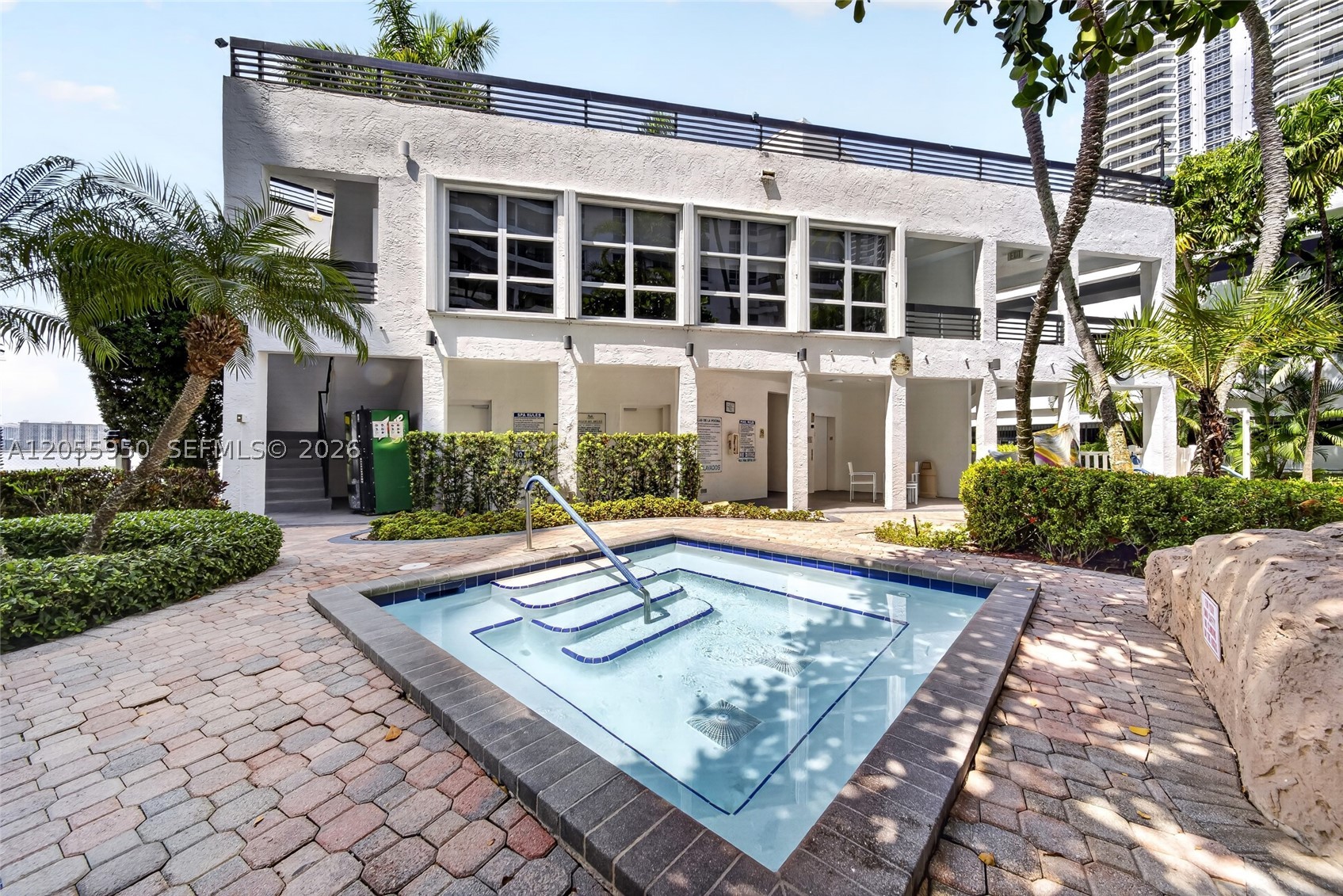 3600 Mystic Pointe Dr #310, Aventura FL 33180