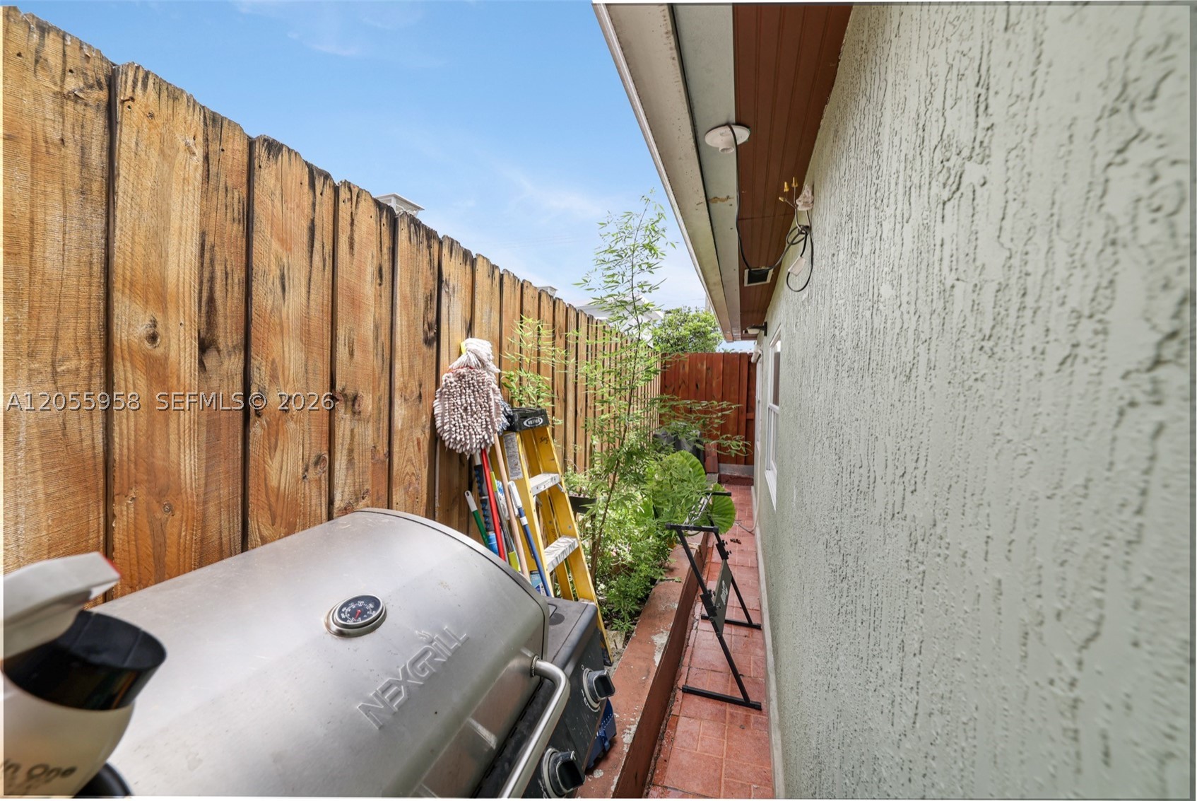 11425 NW 88th Ct, Hialeah Gardens FL 33018