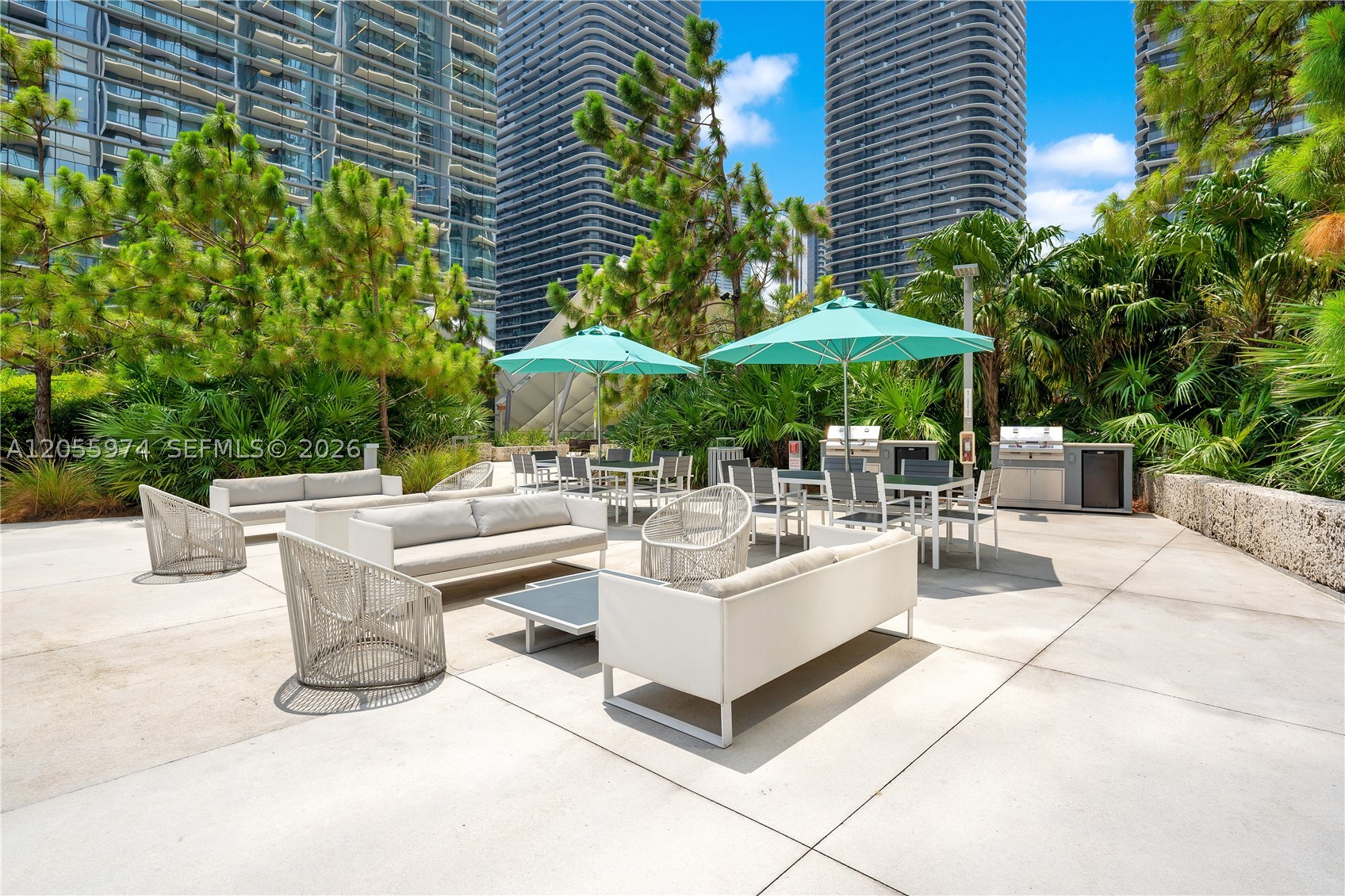 88 SW 7th St #PH 4303, Miami FL 33130