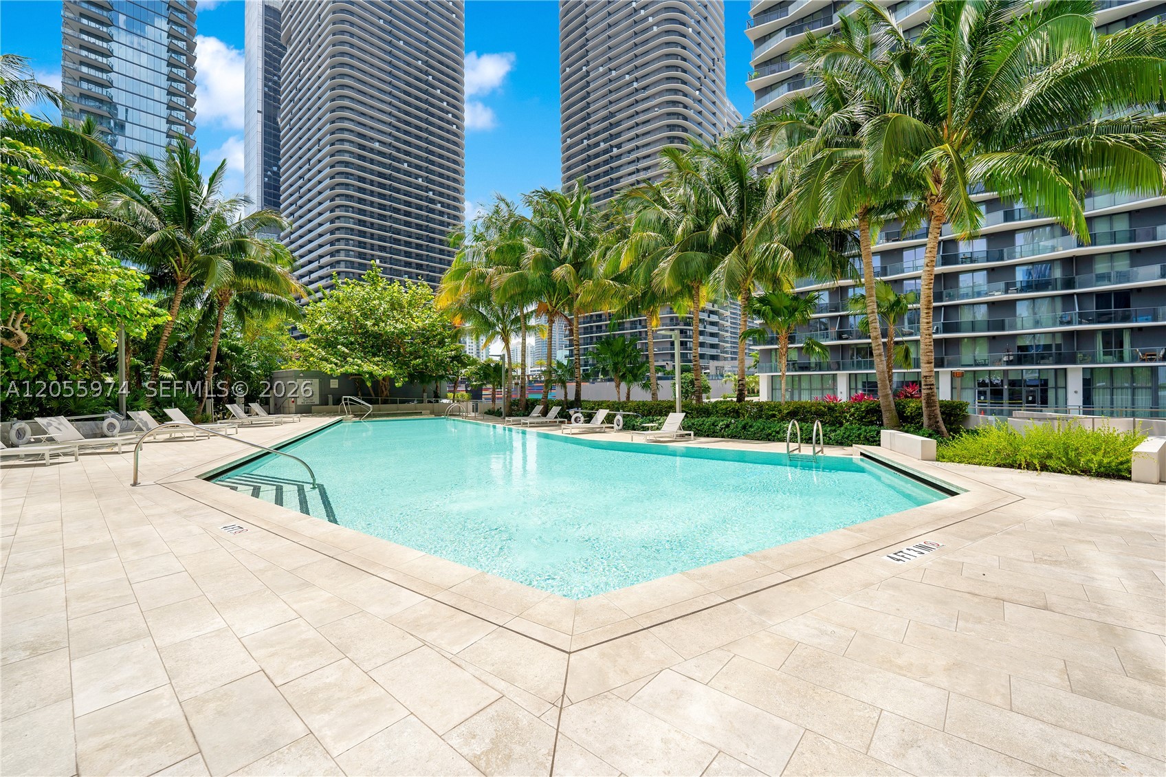 88 SW 7th St #PH 4303, Miami FL 33130