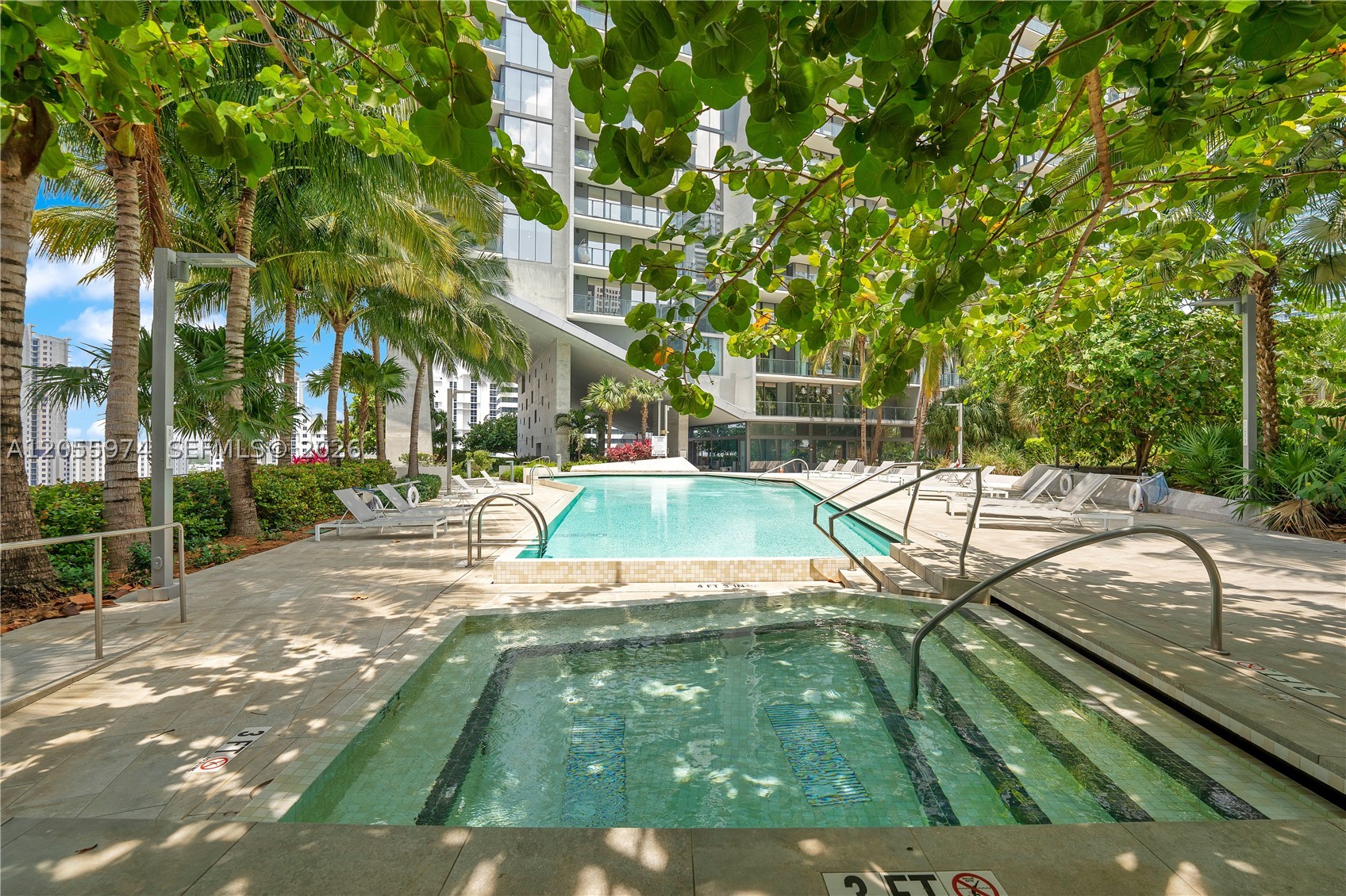 88 SW 7th St #PH 4303, Miami FL 33130