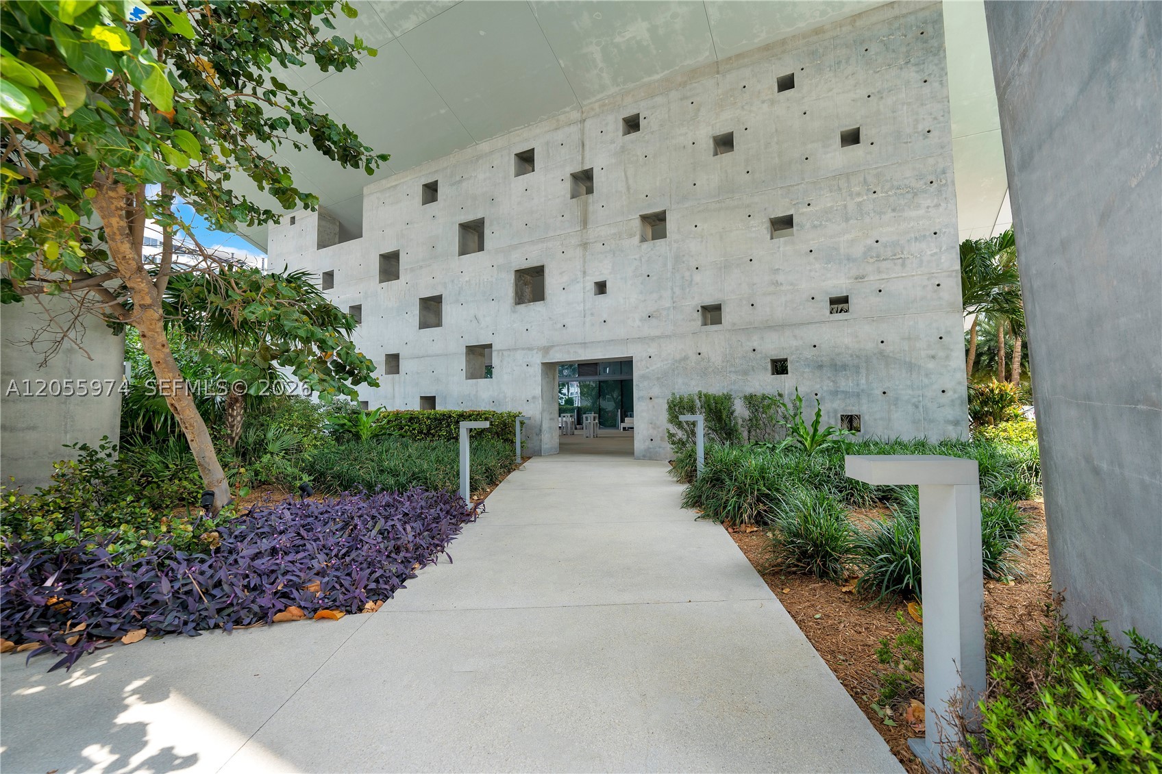 88 SW 7th St #PH 4303, Miami FL 33130