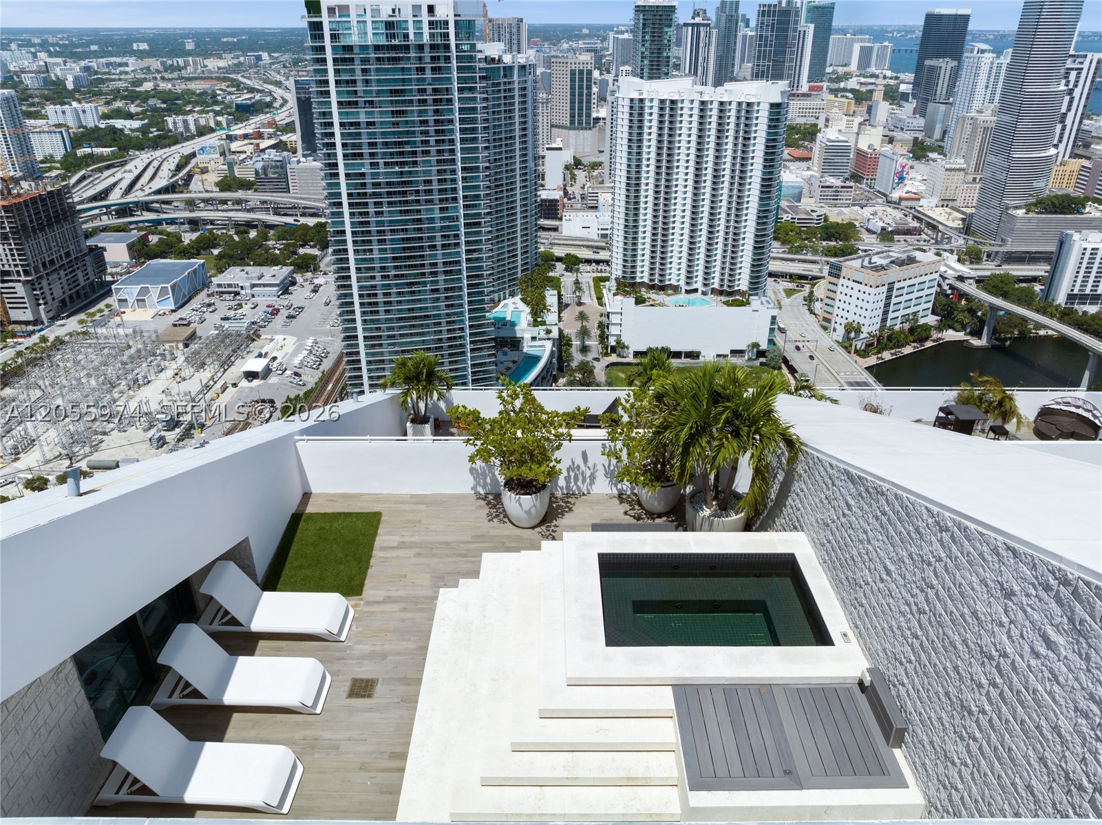88 SW 7th St #PH 4303, Miami FL 33130