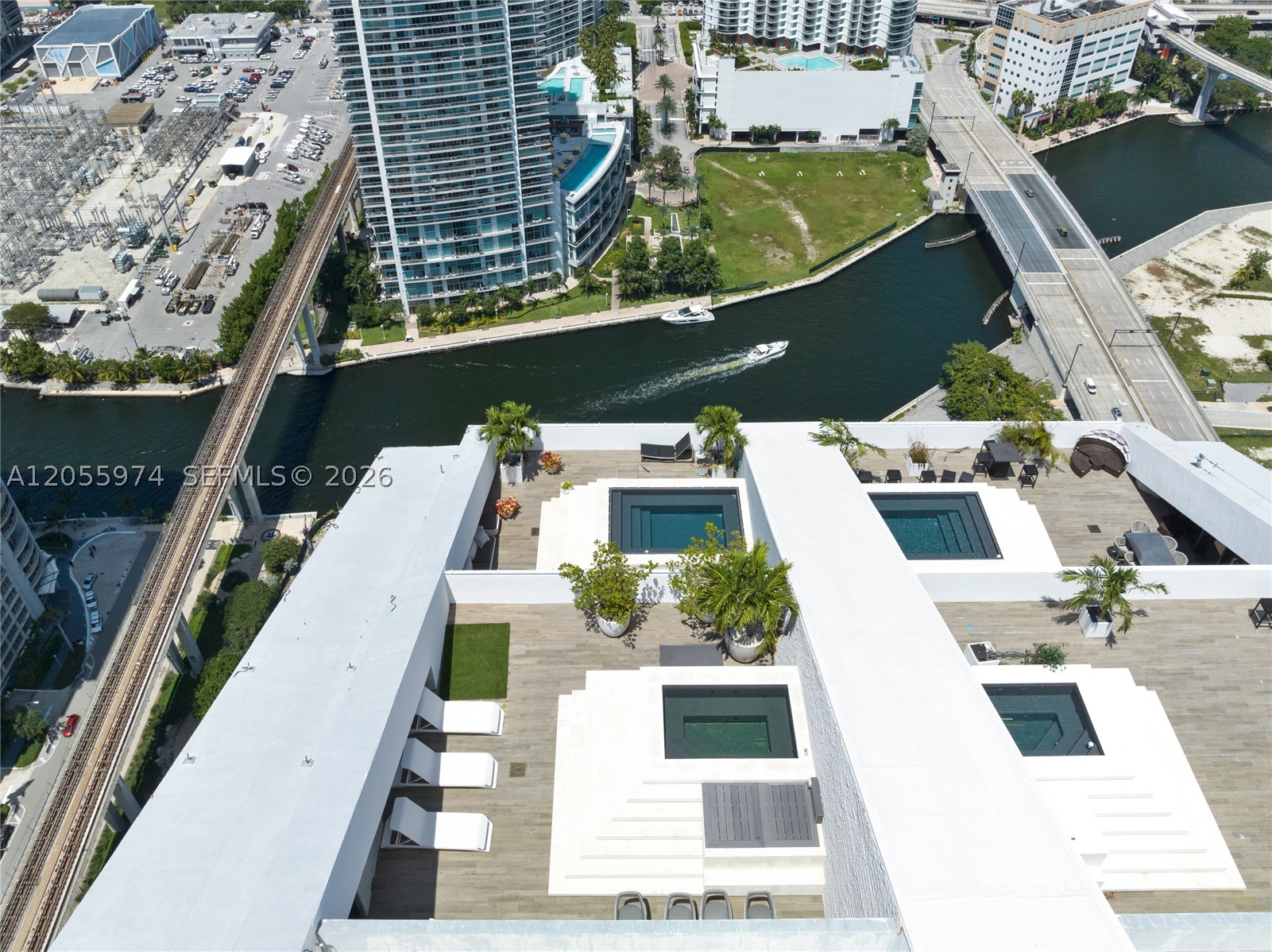 88 SW 7th St #PH 4303, Miami FL 33130