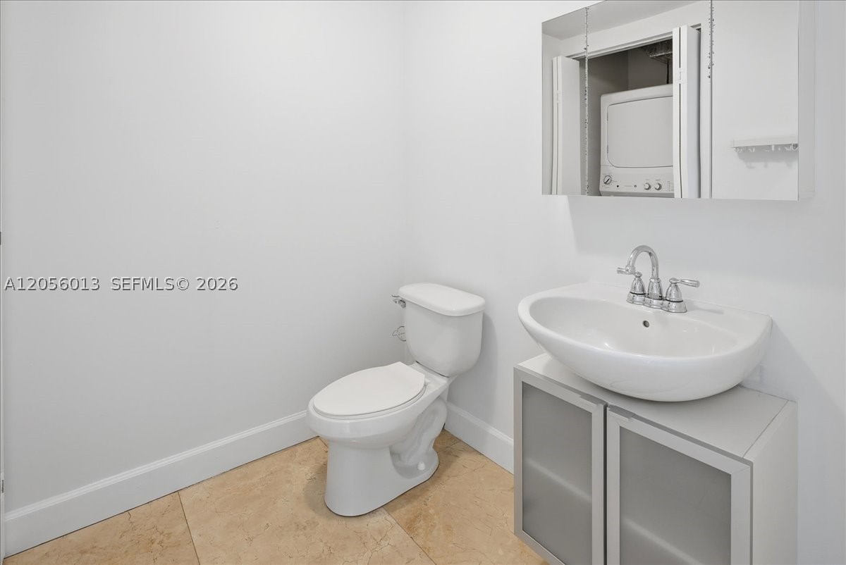 690 SW 1st Ct #2306, Miami FL 33130