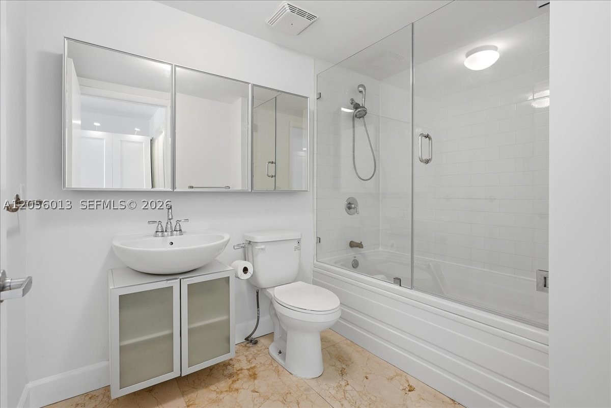 690 SW 1st Ct #2306, Miami FL 33130
