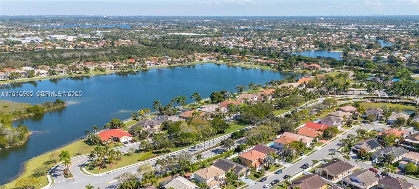 18659 SW 12th St, Pembroke Pines FL 33029