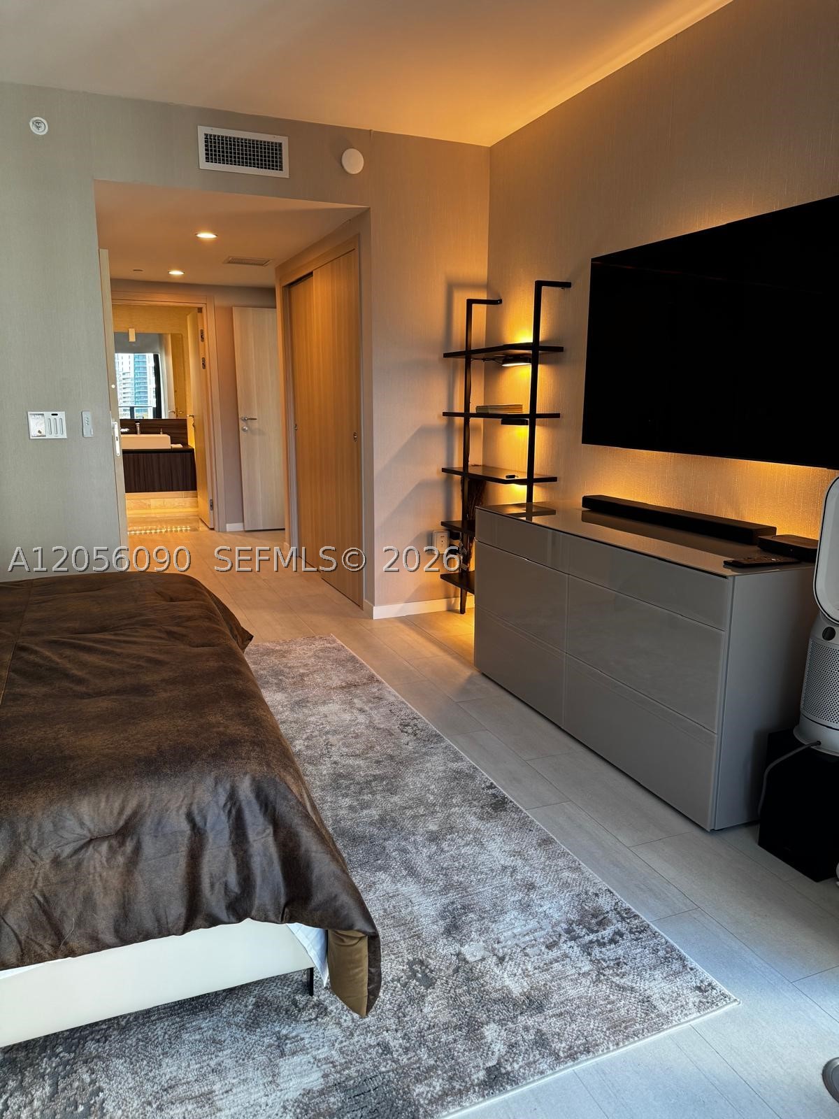 1000 Brickell Plaza #2301, Miami FL 33131