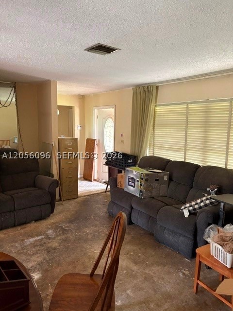 9590 SW 19th St, Miami FL 33165