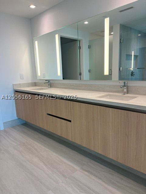 2411 Laguna circle #1509, Miami FL 33181