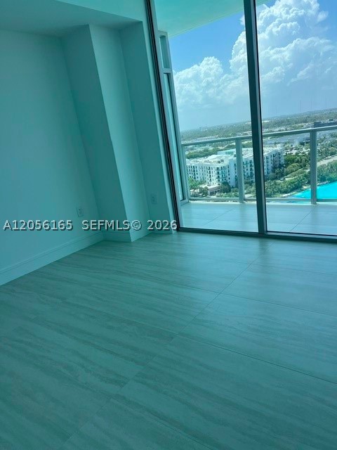 2411 Laguna circle #1509, Miami FL 33181