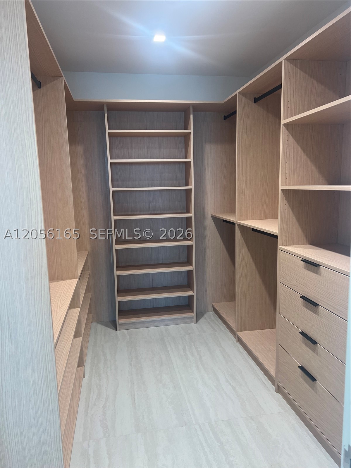 2411 Laguna circle #1509, Miami FL 33181