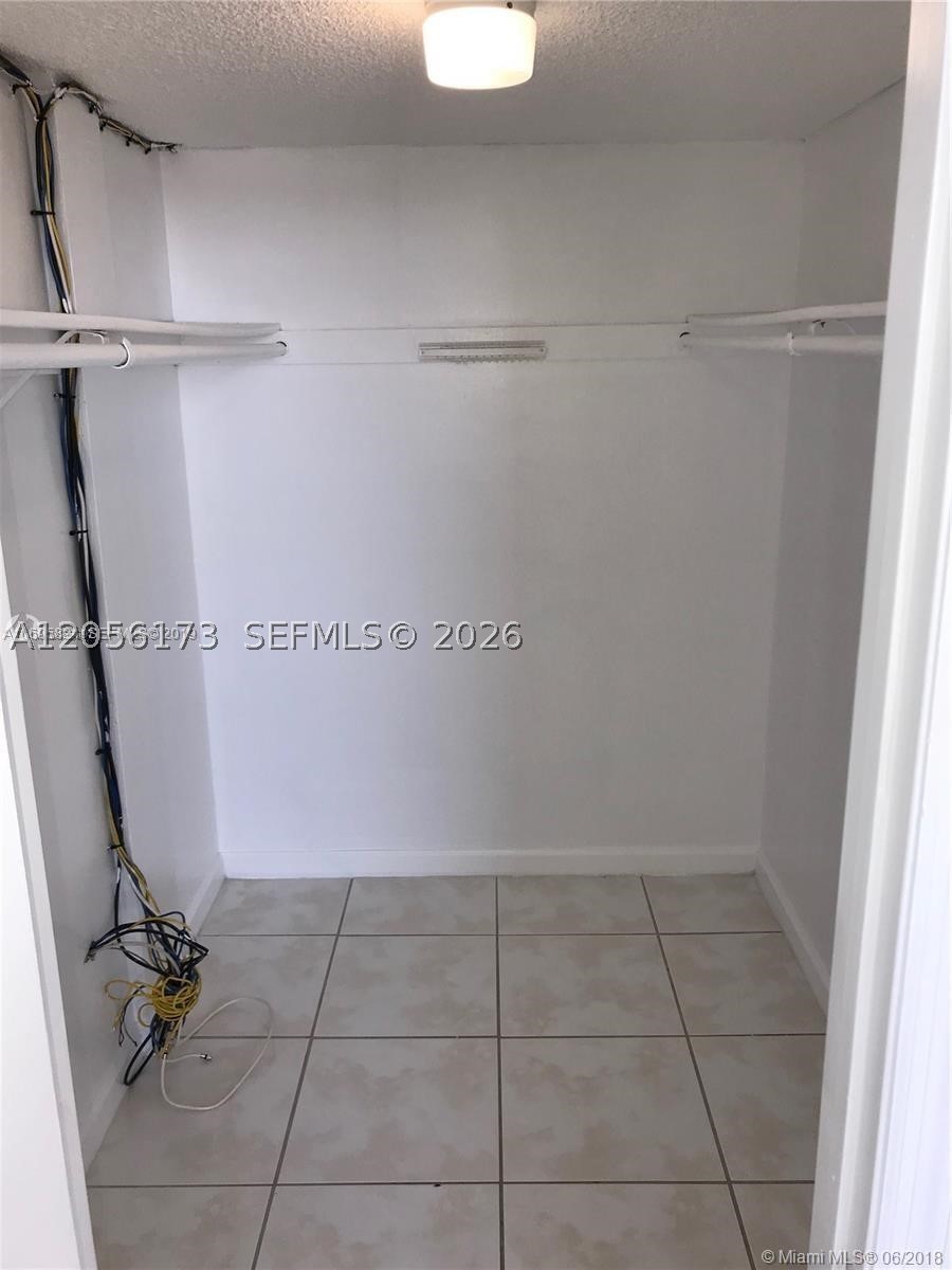 10000 NW 80th Ct #2456, Hialeah Gardens FL 33016