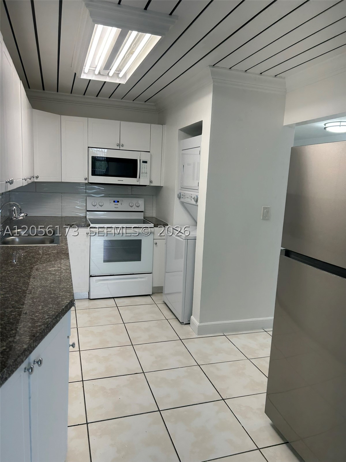 10000 NW 80th Ct #2456, Hialeah Gardens FL 33016