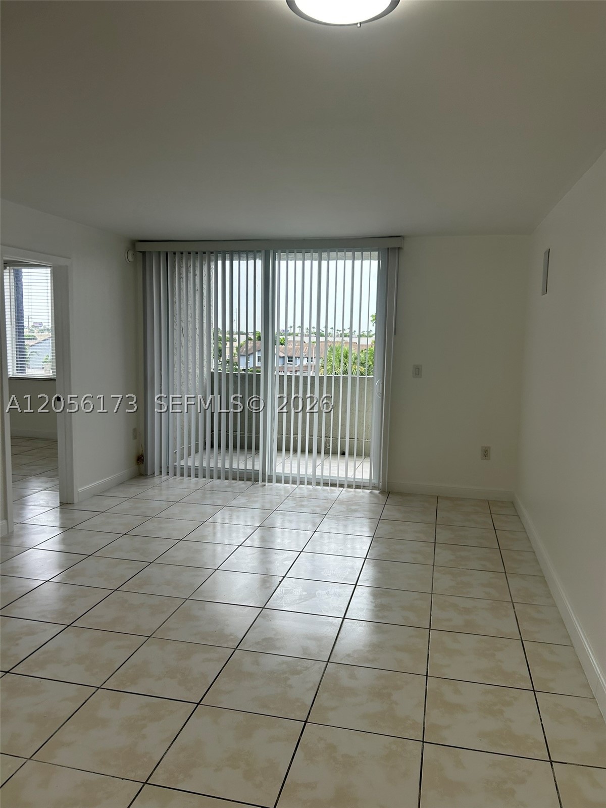 10000 NW 80th Ct #2456, Hialeah Gardens FL 33016