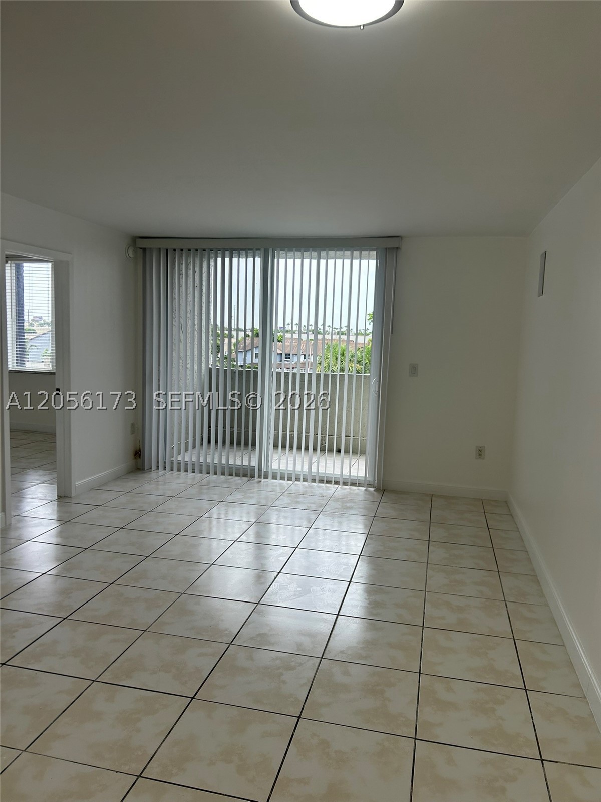 10000 NW 80th Ct #2456, Hialeah Gardens FL 33016