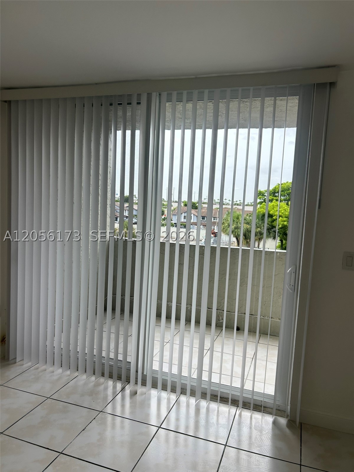 10000 NW 80th Ct #2456, Hialeah Gardens FL 33016