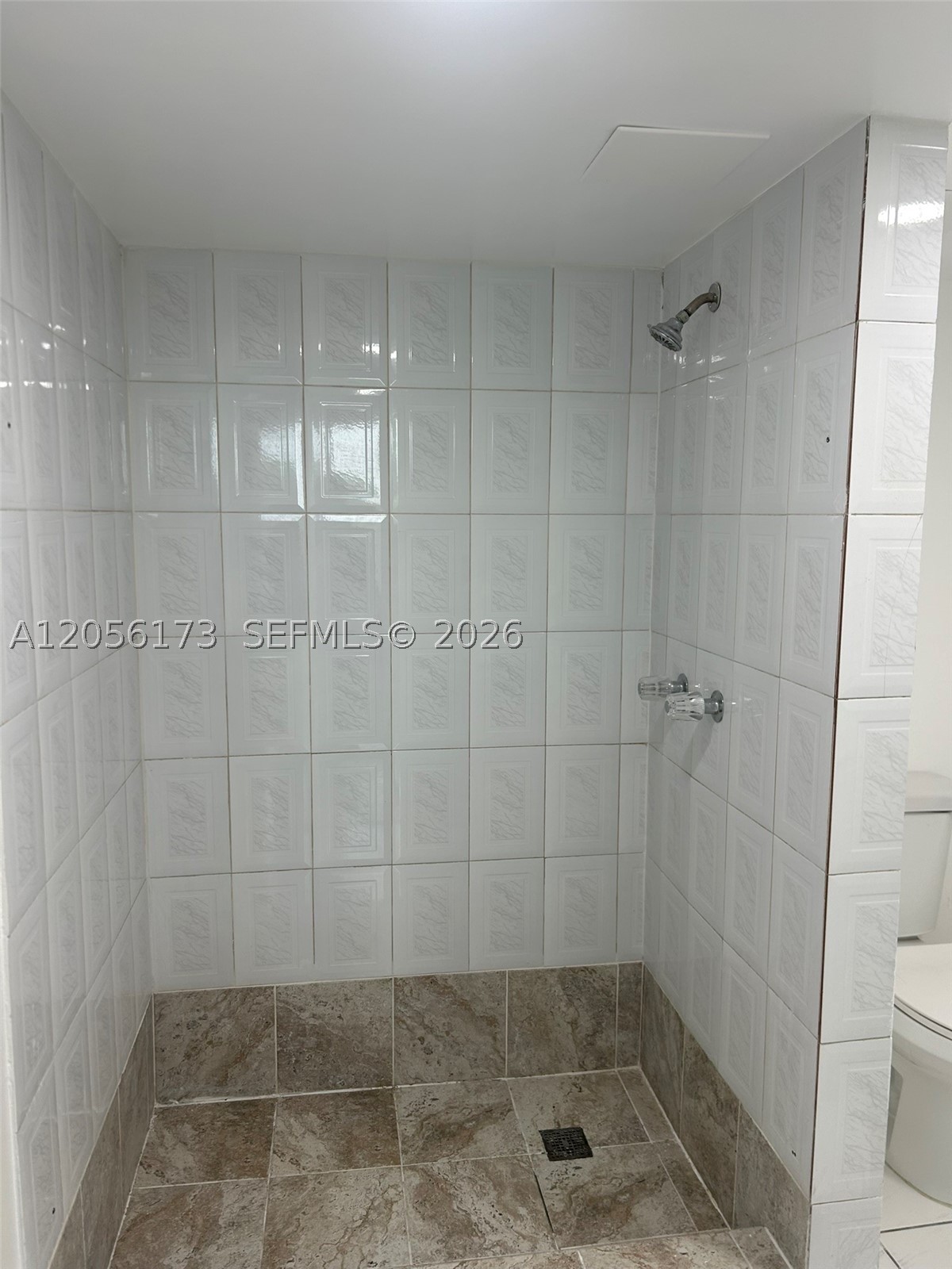 10000 NW 80th Ct #2456, Hialeah Gardens FL 33016