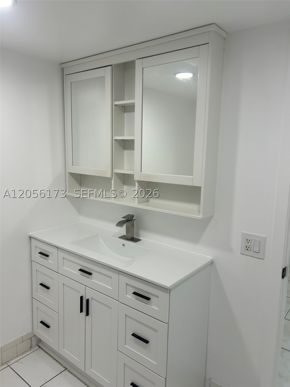 10000 NW 80th Ct #2456, Hialeah Gardens FL 33016