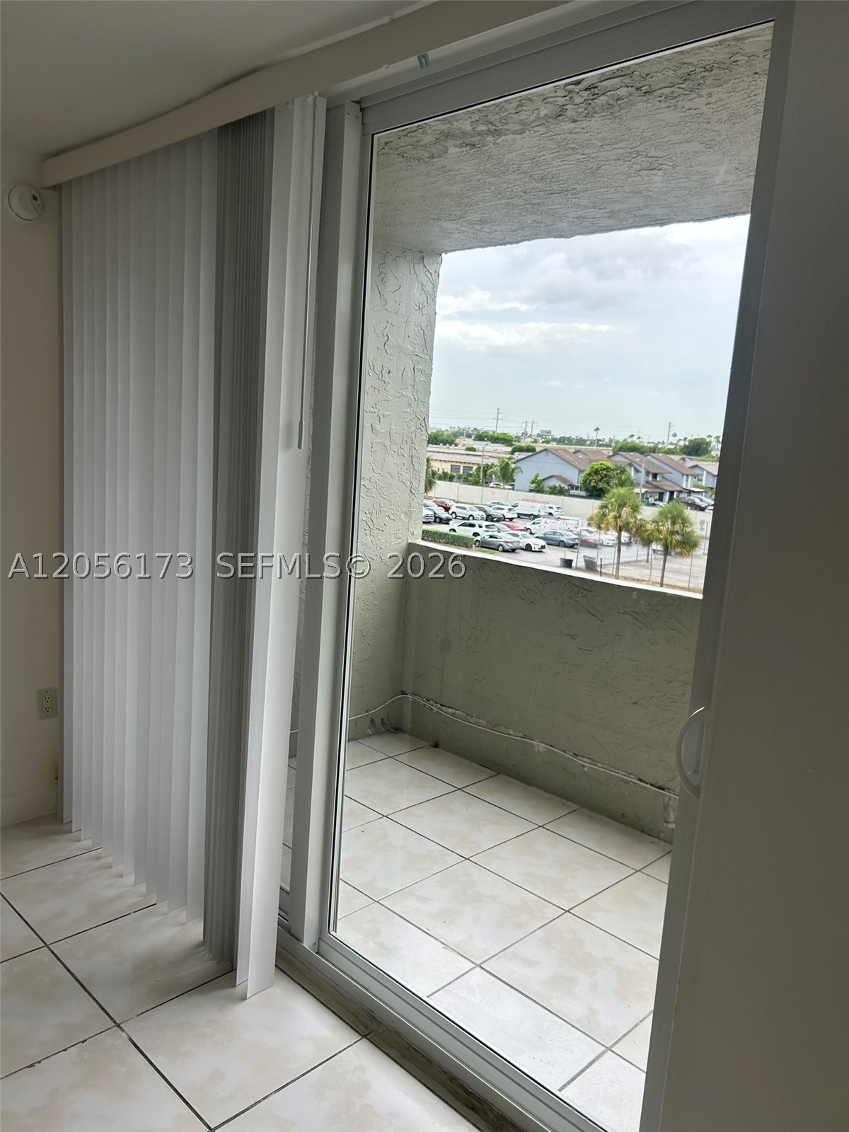 10000 NW 80th Ct #2456, Hialeah Gardens FL 33016