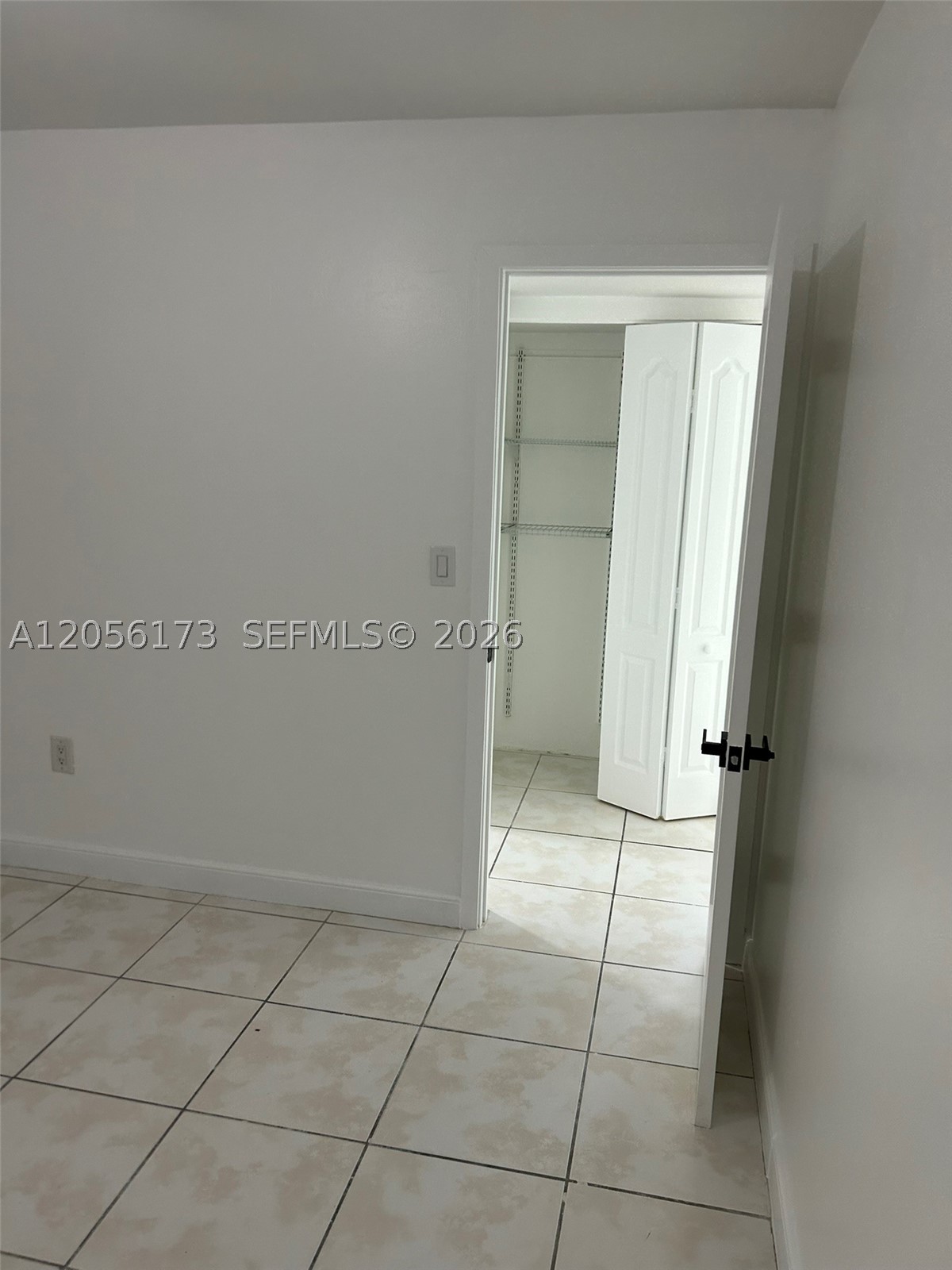 10000 NW 80th Ct #2456, Hialeah Gardens FL 33016