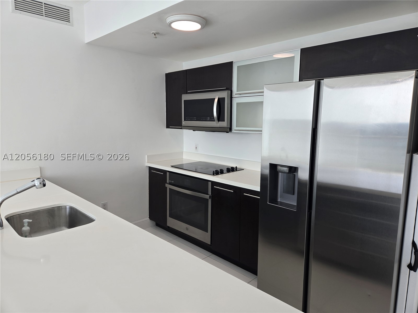 90 SW 3rd St #3006, Miami FL 33130