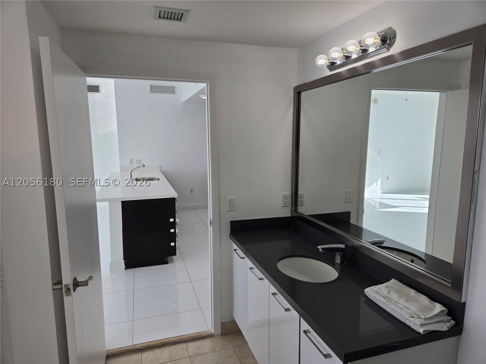 90 SW 3rd St #3006, Miami FL 33130