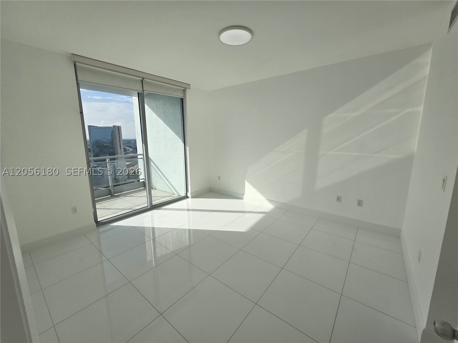90 SW 3rd St #3006, Miami FL 33130