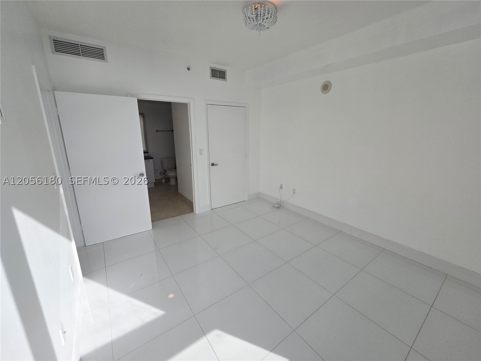 90 SW 3rd St #3006, Miami FL 33130