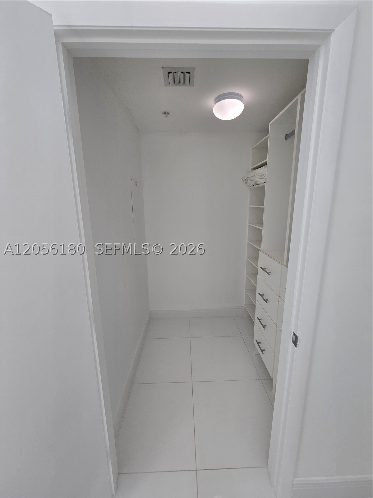 90 SW 3rd St #3006, Miami FL 33130